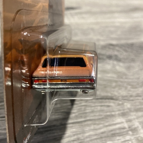 Hot Wheels Premium | Star Wars: The Mandalorian #3/5: ‘70 Chevelle Delivery - Picture 6 of 10
